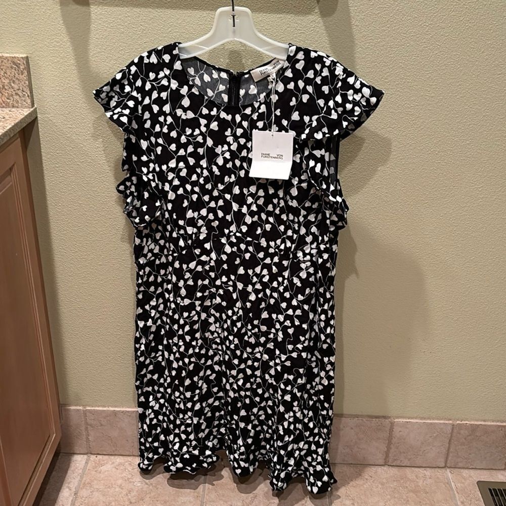 NWT Diane Von Furstenberg Heart Garden black dressin a size XL